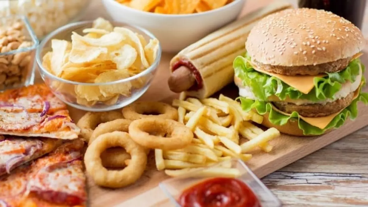 12 tác hại của đồ ăn nhanh với sức khỏe - 1