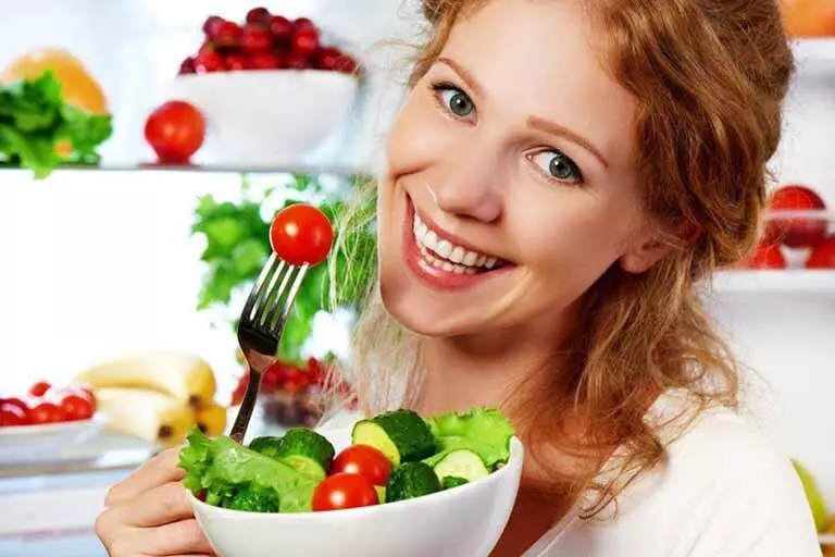 Không phải ai đến tuổi mãn kinh hoặc rối loạn nội tiết cũng cần dùng thực phẩm chức năng. Có thể bổ sung estrogen bằng cách điều chỉnh chế độ ăn uống hàng ngày